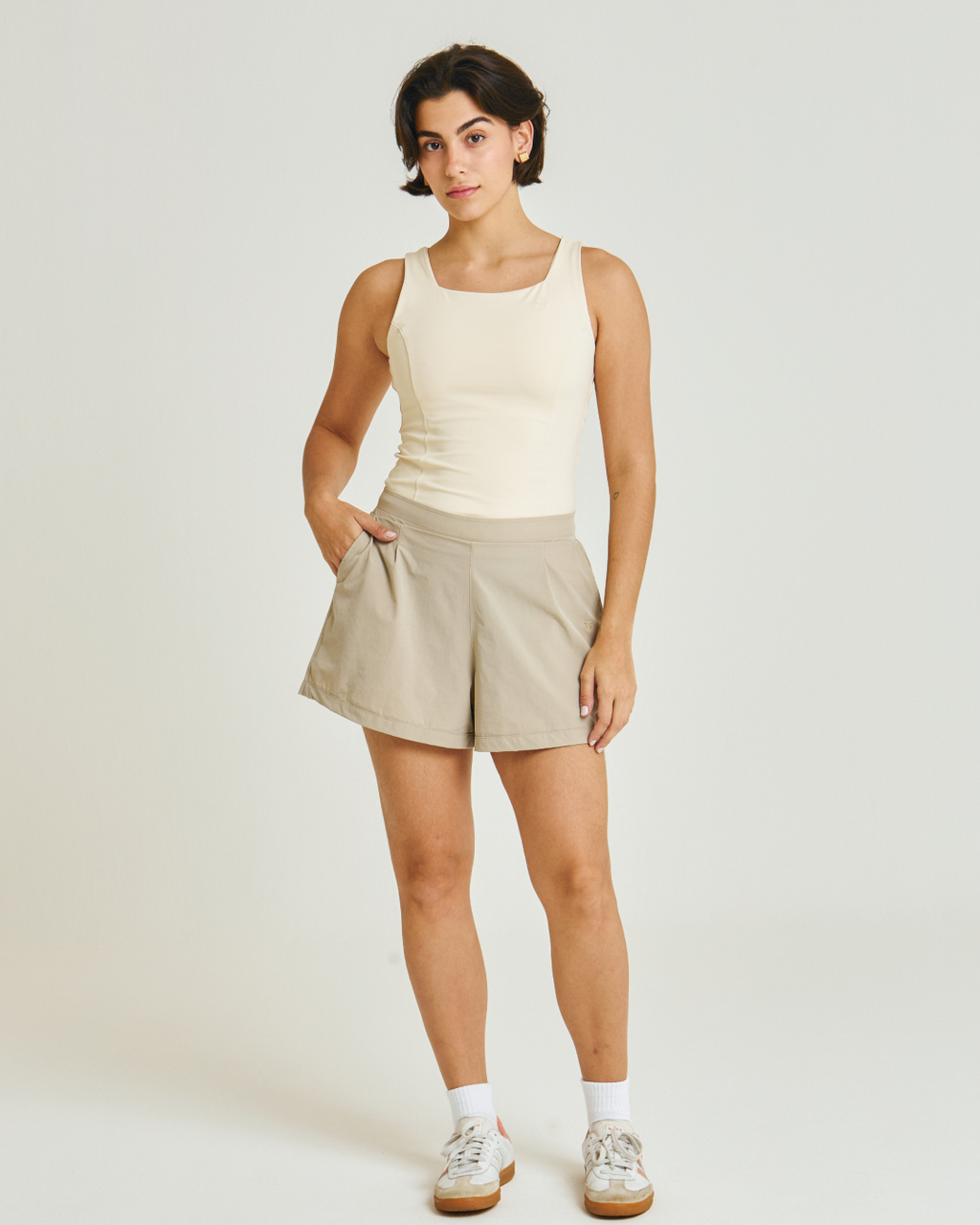 Top Tank French feminino em look casual