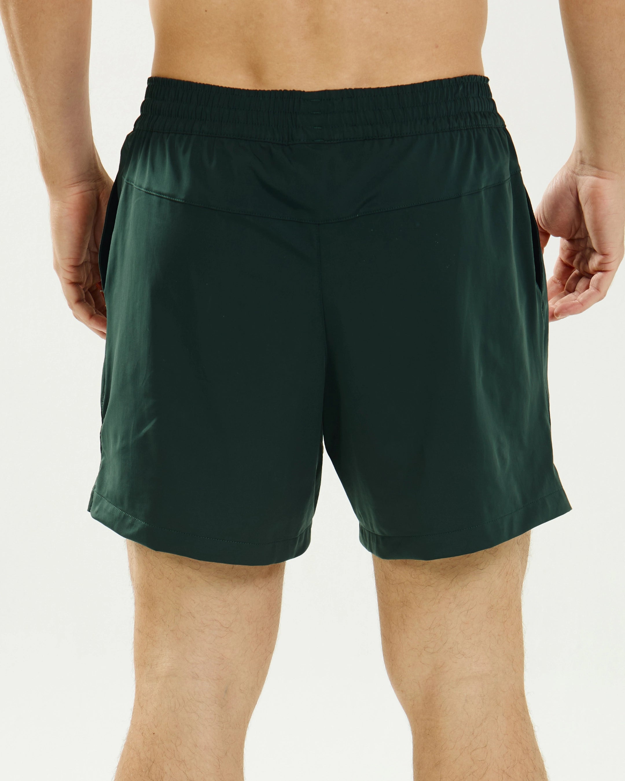 Short Masculino SportClub com Compressão Interna e Bolso