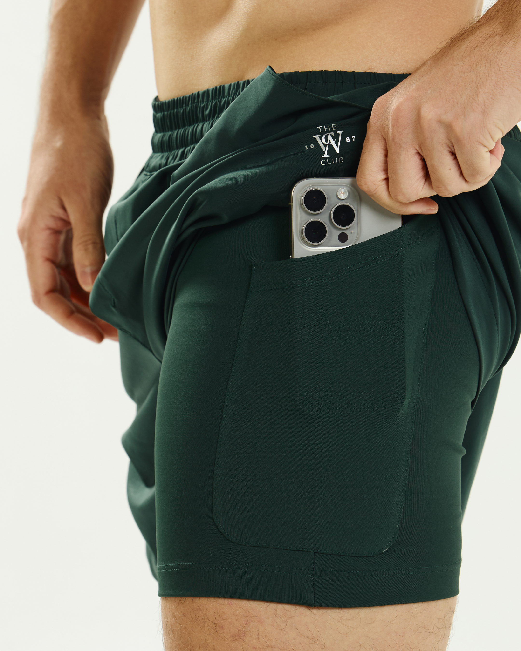 Short Masculino SportClub com Compressão Interna e Bolso