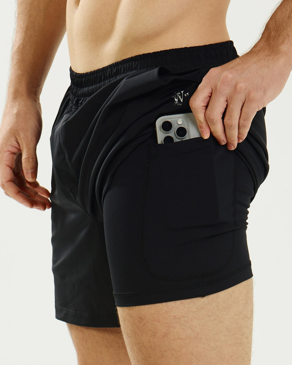 Short Masculino SportClub com Compressão Interna e Bolso